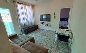 Casa com 2 Camas Queen e 1 King em Quartos Climatizados